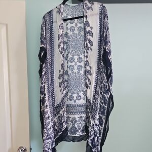 Lovestitch Blue and White Floral Kimono
